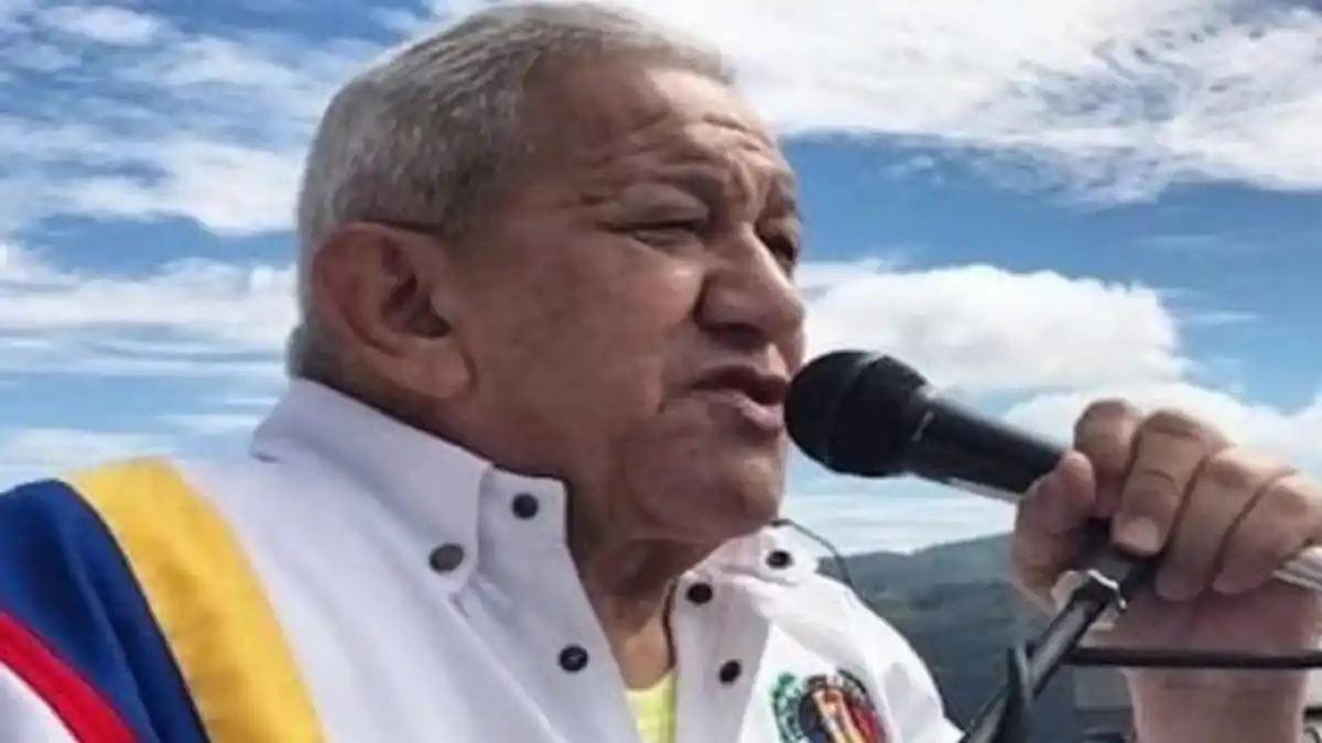 EL PLEITO ENTRE ADECOS ESTÁ SABROSO: se le alzan a Bernabé Gutiérrez y piden elecciones de base