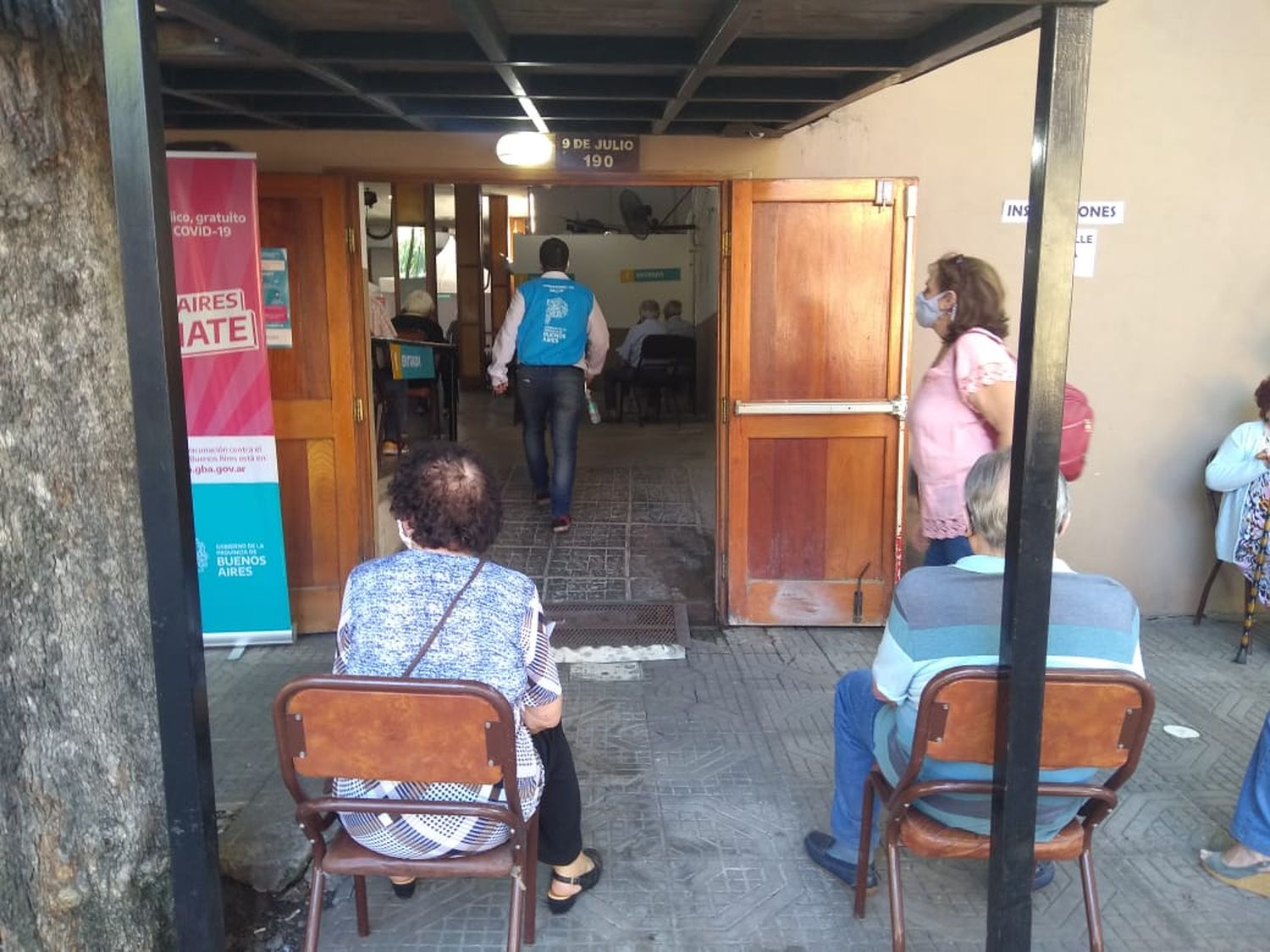 Vacunación contra el coronavirus: así retomaron la aplicación en el Club de Jubilados