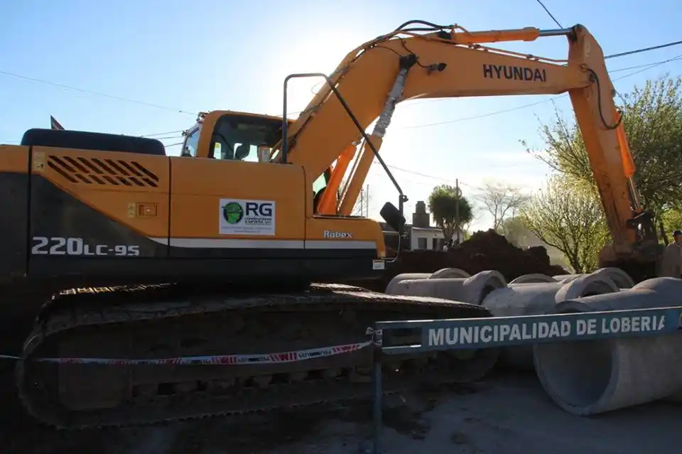 LOBERIA: Comenzó construcción de desagüe pluvial en un barrio