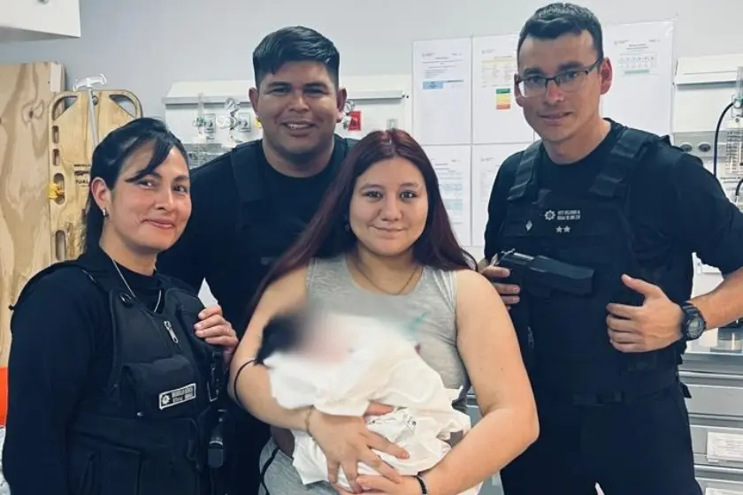 Policías salvaron a un bebé.
