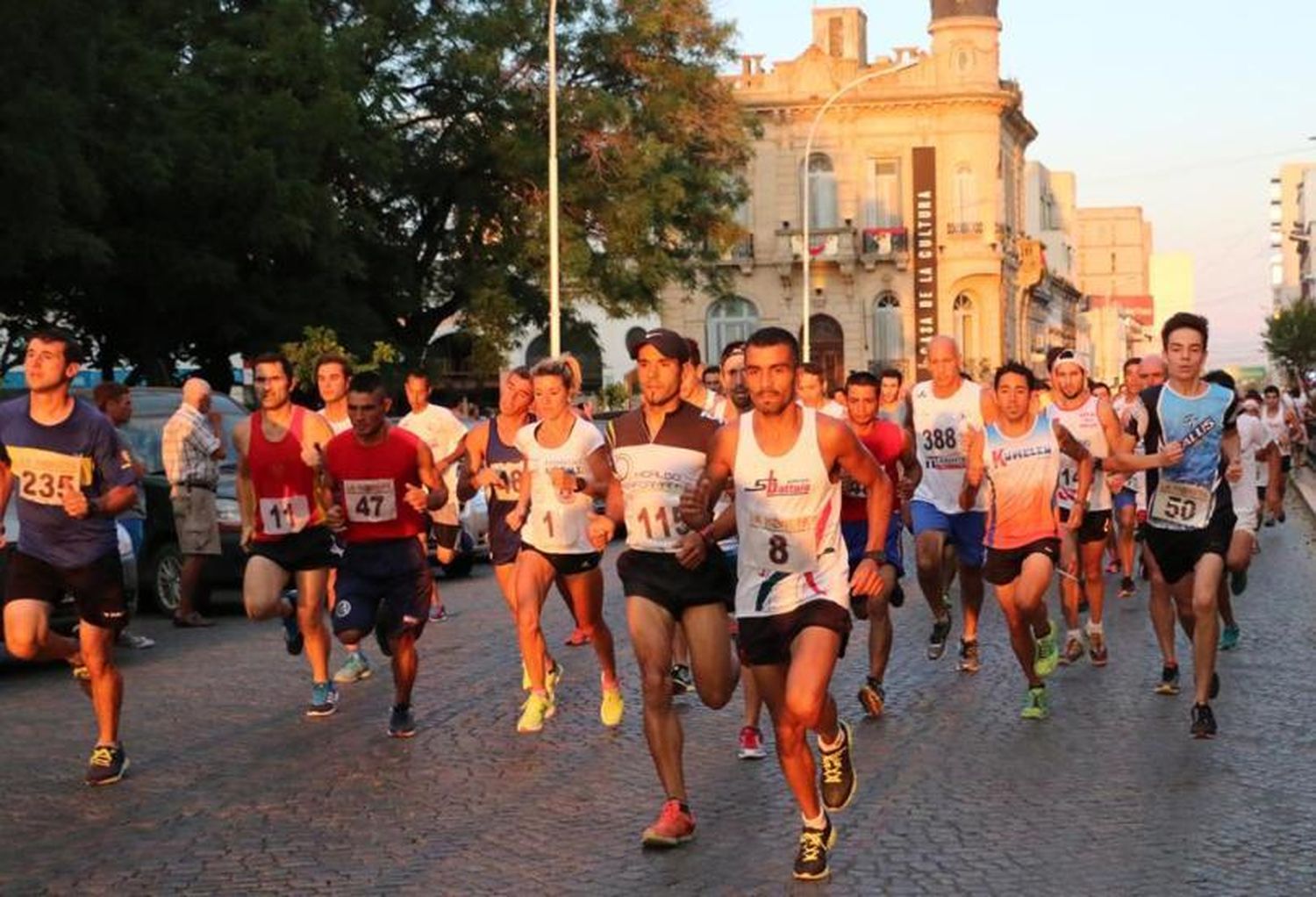 Las calles de Tandil vuelven a tener la Pequeña San Silvestre.