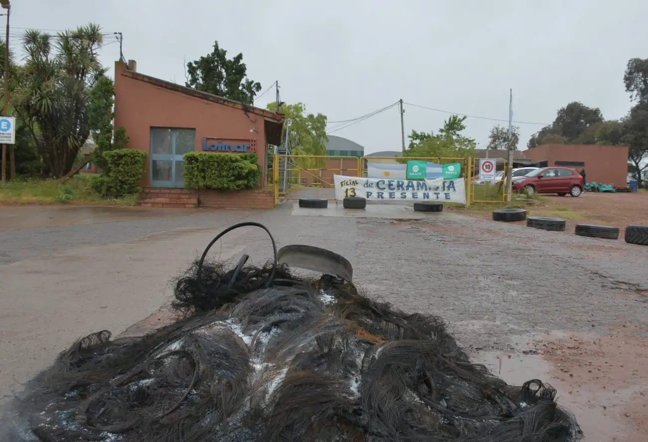 El directorio de Loimar SA confirmó la decisión de “detener la producción” de la planta ubicada en el camino a la Base Aérea.