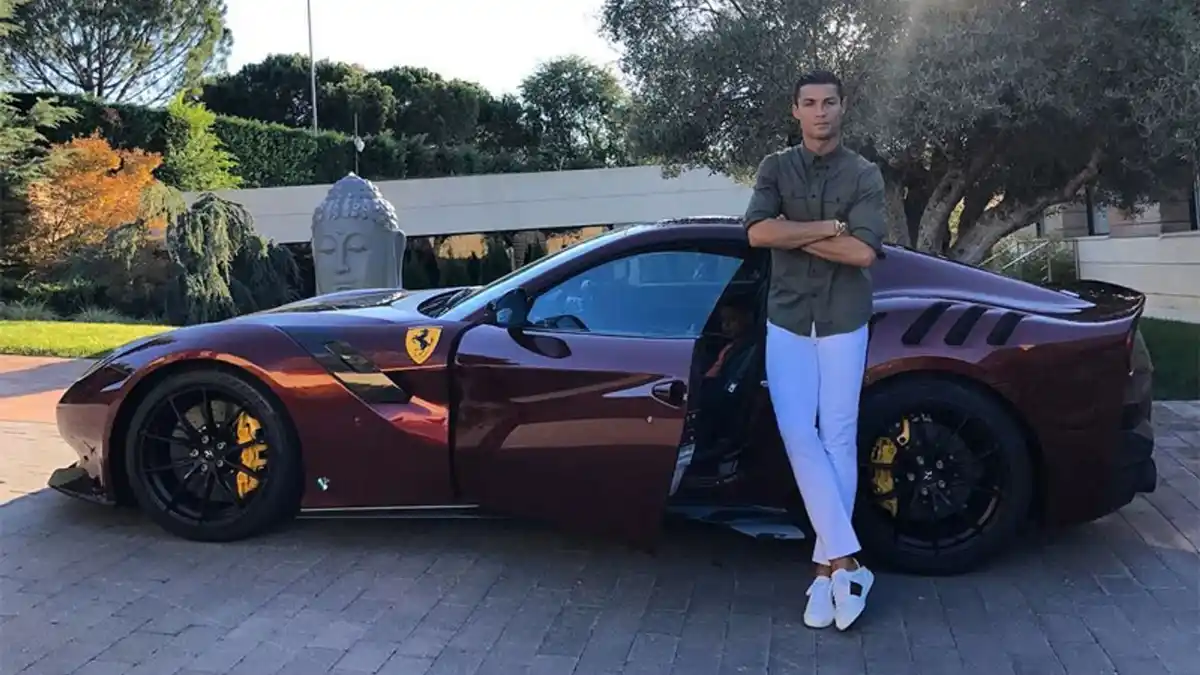 Autos-Cristiano Ronaldo - Interna 2
