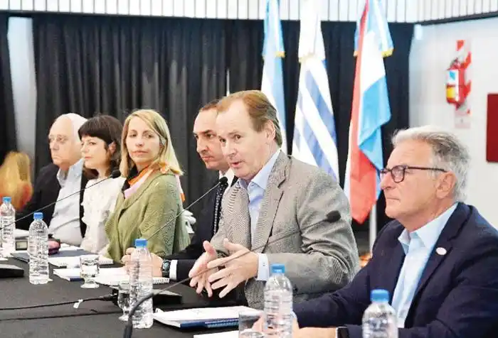 Entre Ríos y Uruguay se unen  para impulsar la producción  de cáñamo y cannabis medicinal