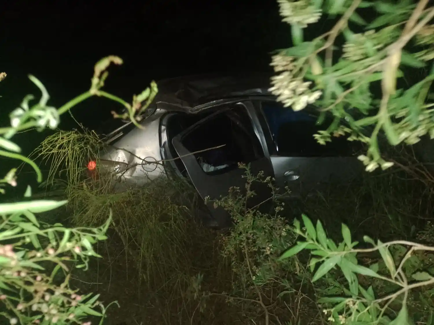 Vuelco en Ruta 69s: intentaron esquivar una moto sin luz y terminaron hospitalizados