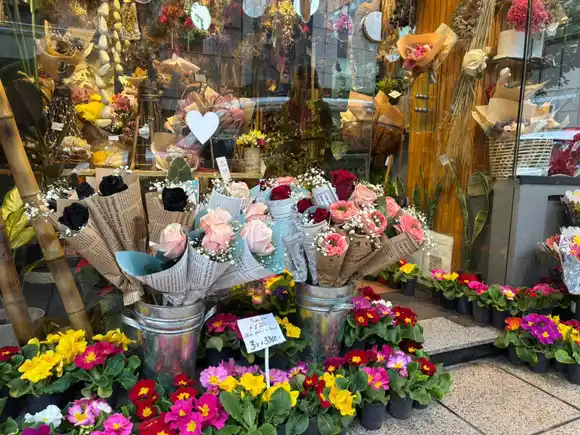 Las florerías no se marchitan: “Regalar flores está de moda”