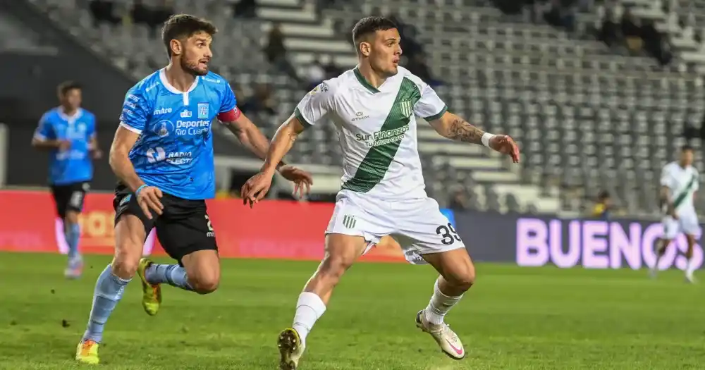 Echeverría fue cedido por Banfield a Atlanta.