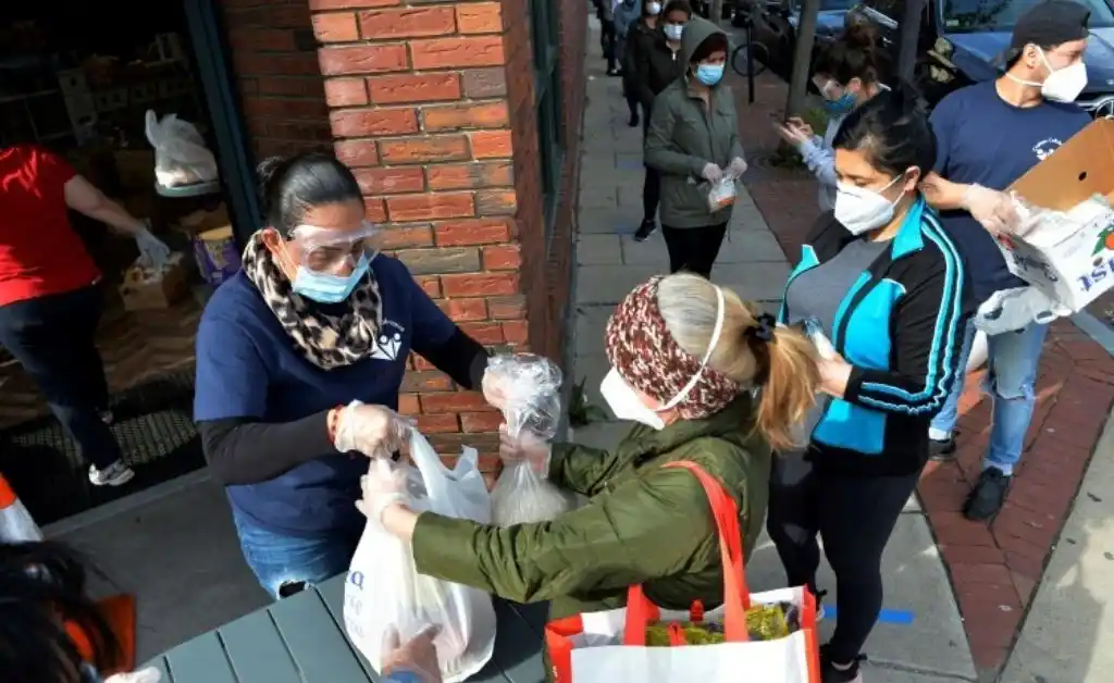 La demanda en bancos de alimentos de Europa creció un 30% por la pandemia