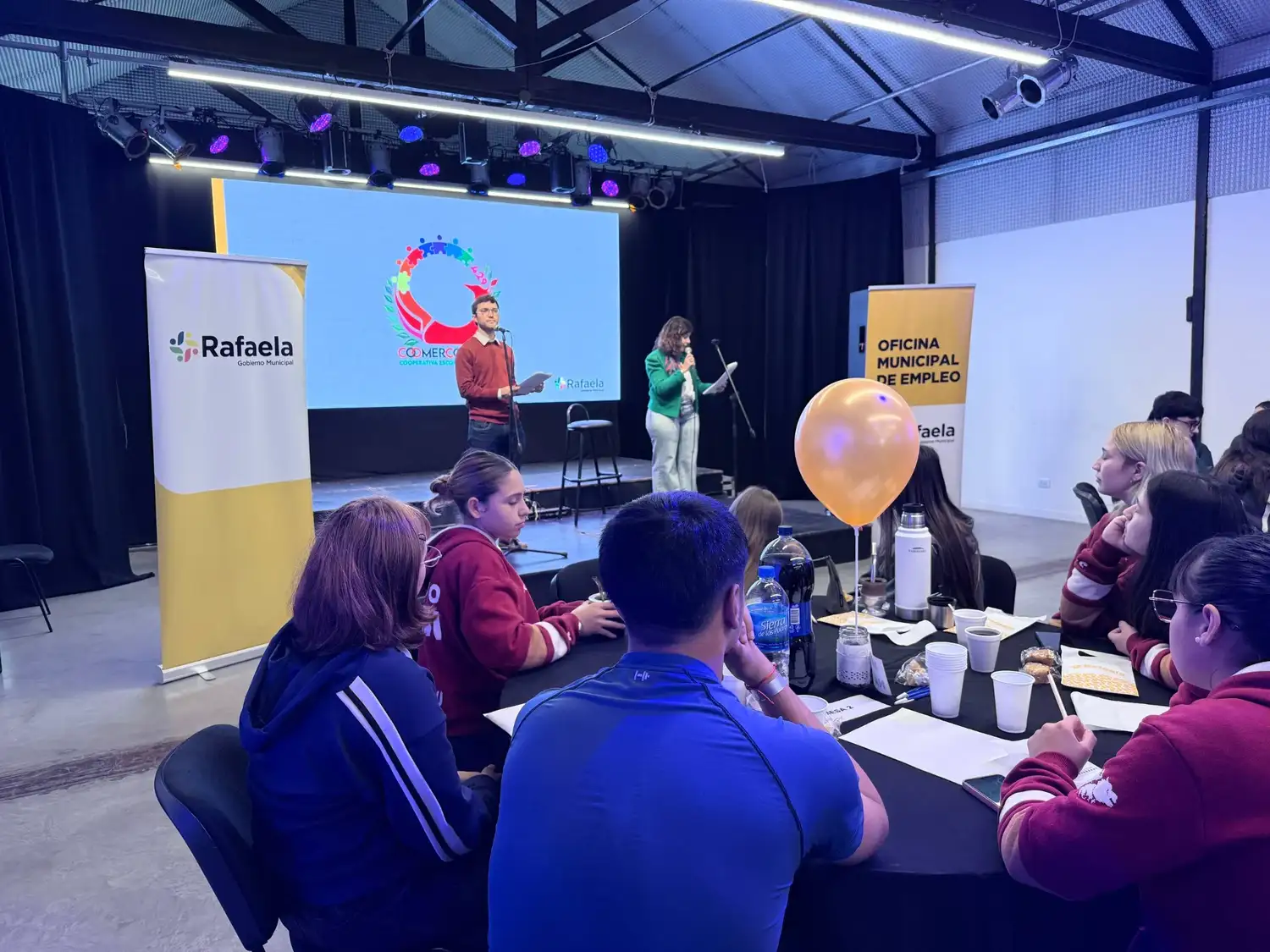 Escuelas secundarias realizan un encuentro de cooperativas escolares en Rafaela - 2
