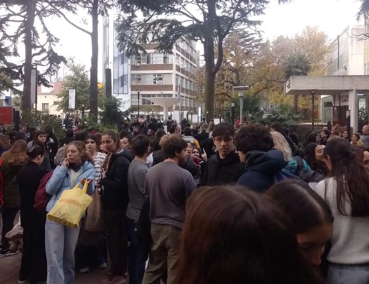 Todas las personas que se encontraban en el lugar fueron evacuadas.
