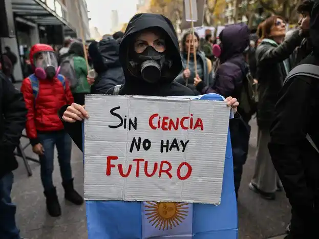 "El Conicet puede desaparecer": científicos paran en reclamo del desfinanciamiento