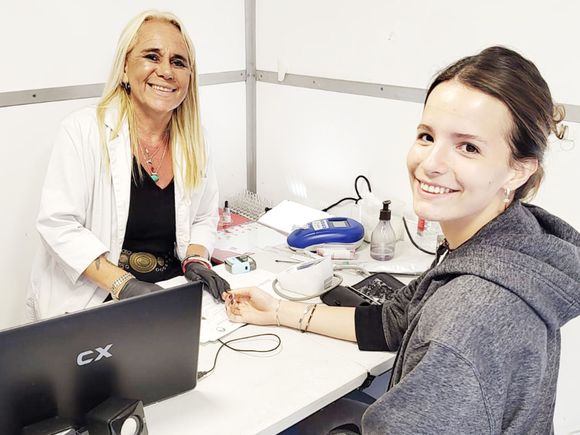 Salud insta a donar sangre en los bancos y postas de extracción de la provincia