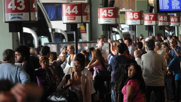 Fin de semana largo: Hubo acuerdo y Ucra levantó el paro de transporte de larga distancia