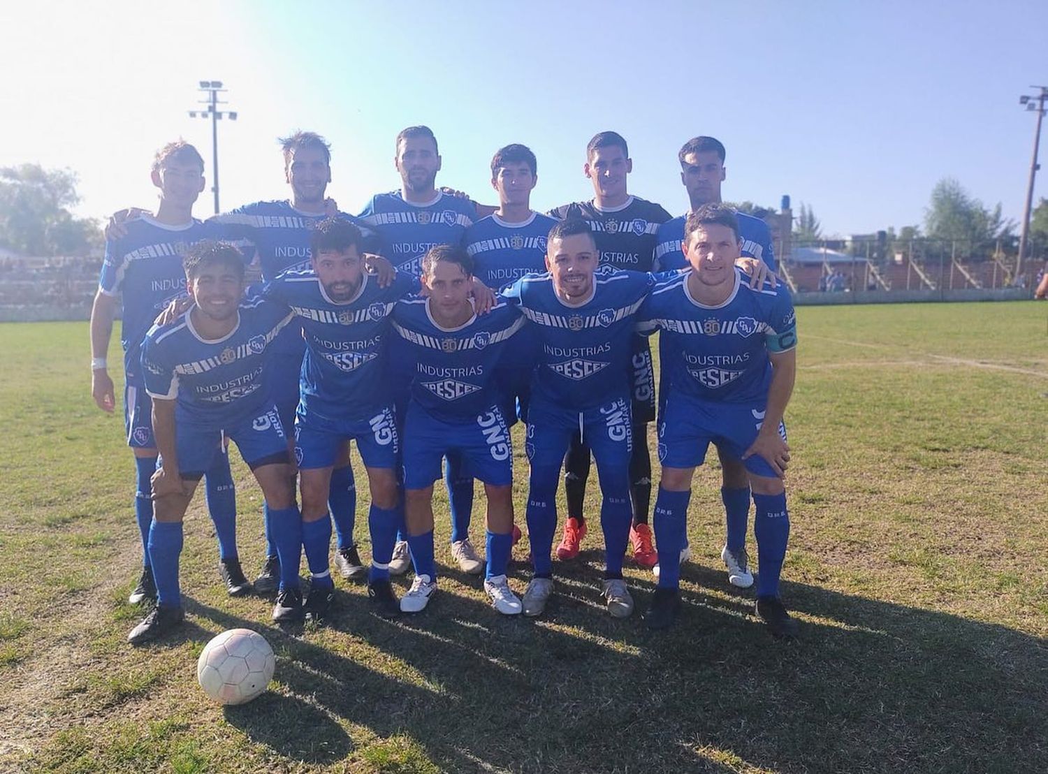 Deportivo goleó a Sud América y se acercó a Central Larroque