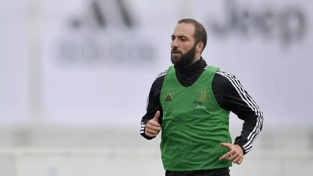 Con un permiso especial, Pipita Higuaín viajó desde Italia a la Argentina