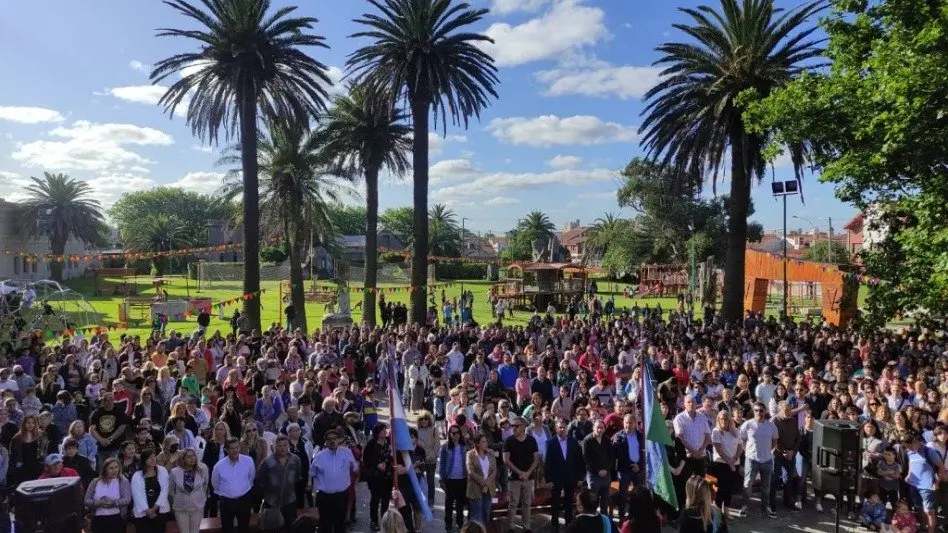Más de 900 egresados del Plan Fines recibieron sus diplomas en Mar del Plata: "Nunca es tarde para volver a estudiar"