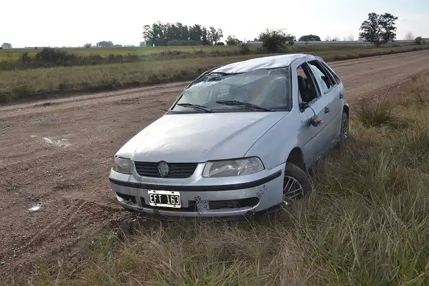 Está en coma un joven que volcó en el acceso a Aldea San Juan