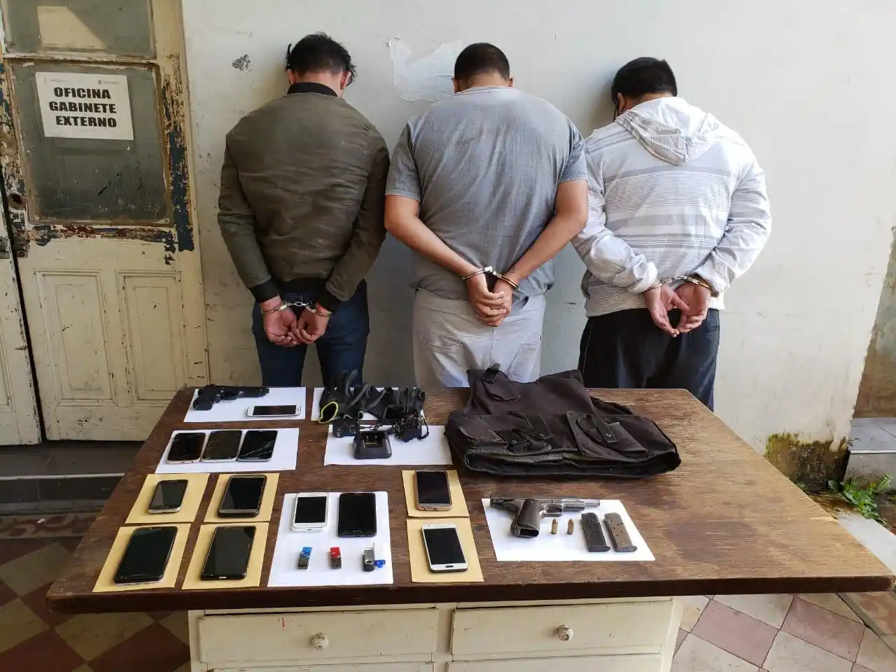 Tres detenidos por el asalto al Banco Industrial de Santos Lugares