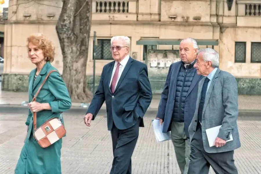 Encuentro de miembros de la Corte con el gobernador Pullaro