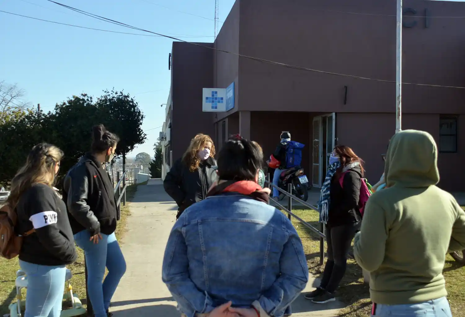 Vecinos de La Movediza reclamaron por la falta de médicos en el barrio y las dificultades para recibir atención
