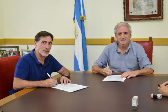 El intendente Javier Gastón inicia un viaje institucional por Europa