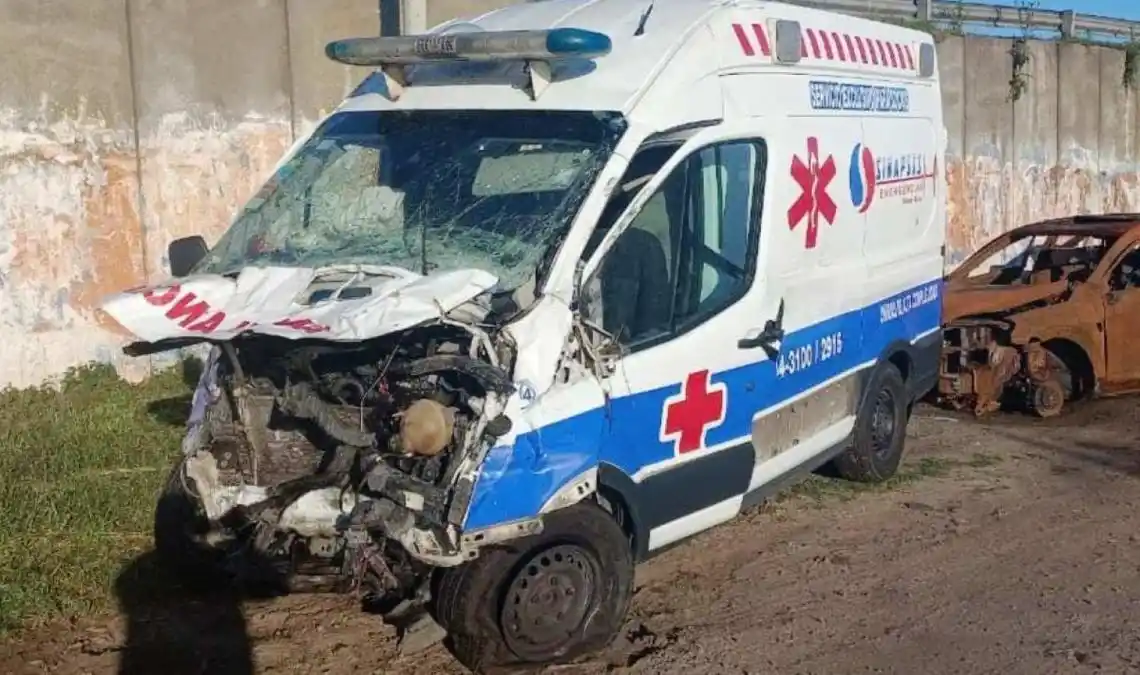 Tres dolorenses heridos al chocar un caballo suelto en la Ruta 2