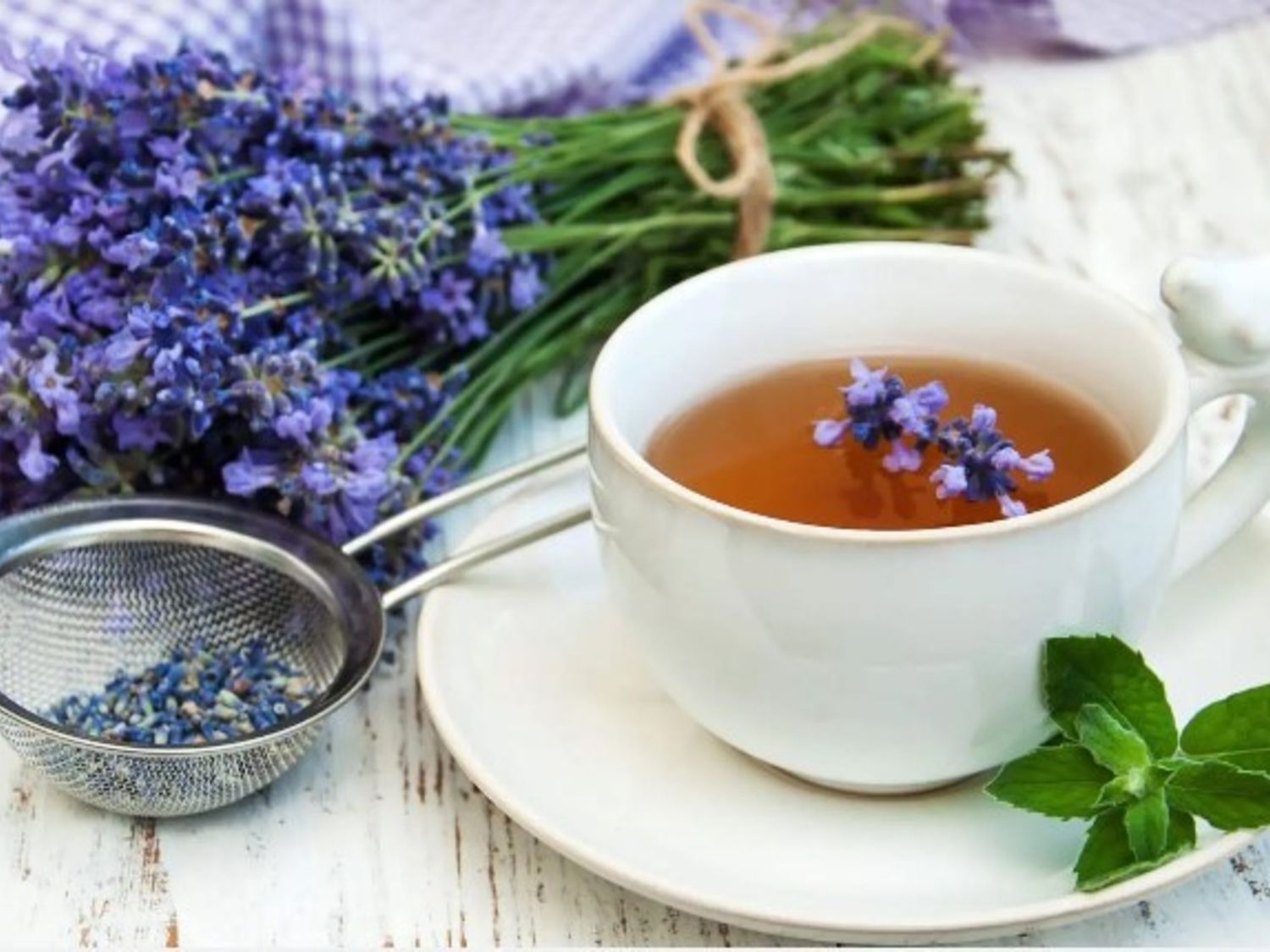 Beneficios del té de lavanda: mejora tu salud de forma natural