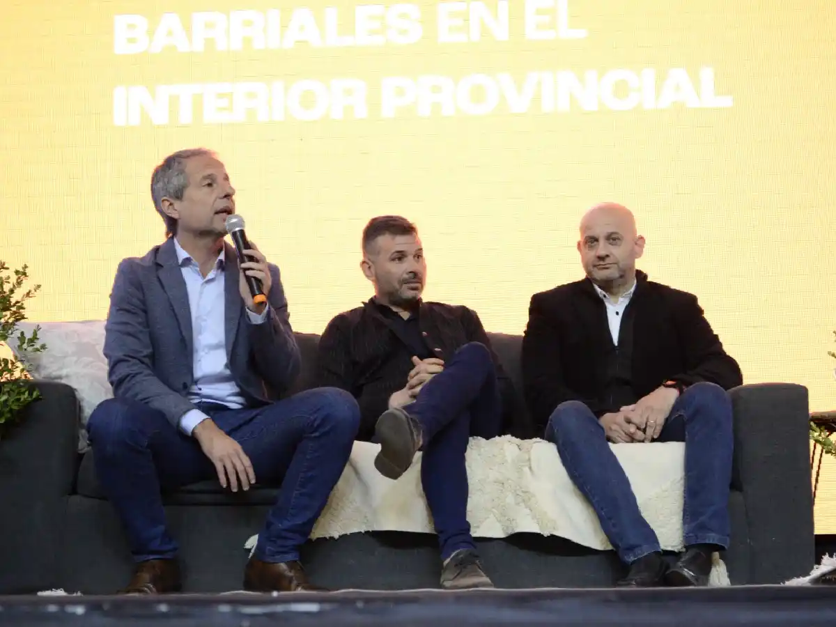 Bernarte y el Consejo Barrial, en un encuentro provincial      
