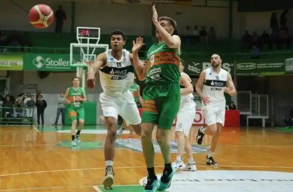 Estudiantes le ganó a Gimnasia y jugará de nuevo el jueves