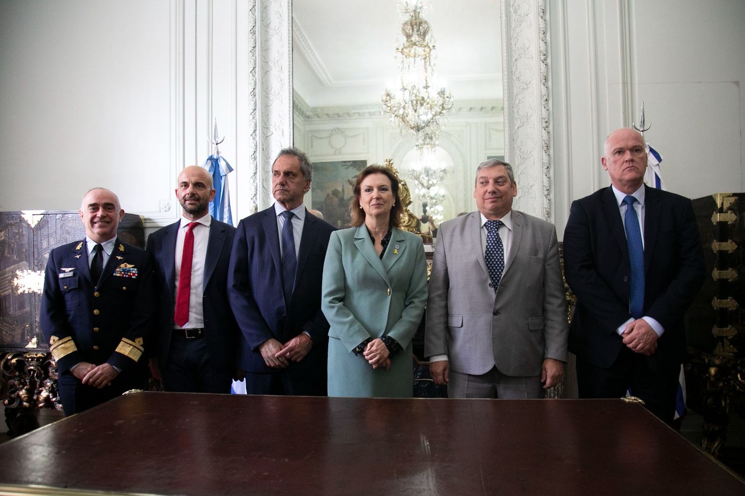 Argentina y Uruguay firmaron otro convenio para creación de nuevas rutas aéreas