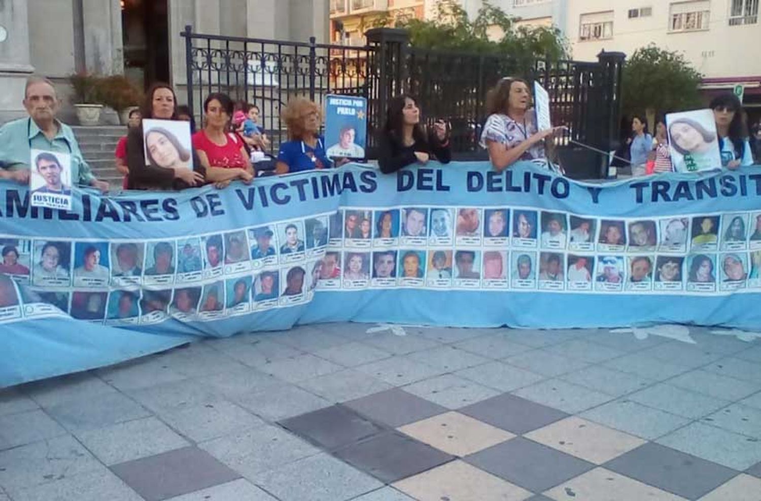 Familiares de víctimas del delito marcharon en la ciudad