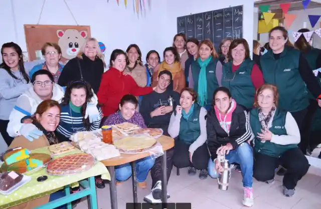 ASDGGUAY realiza este sábado una feria de platos
