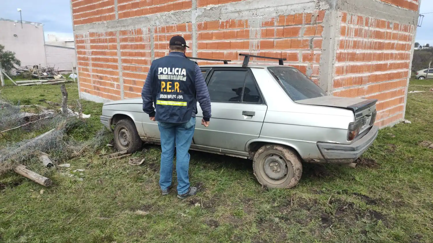 Recuperaron un auto que fue robado en calle San Martín