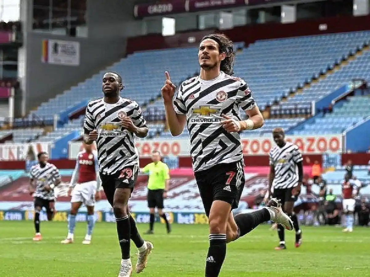Cavani renovó su contrato con Manchester