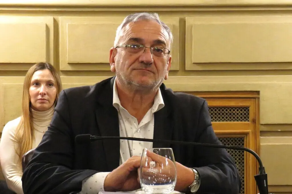 Desde el Senado Calvo, impulsó la obra desde el año 2003