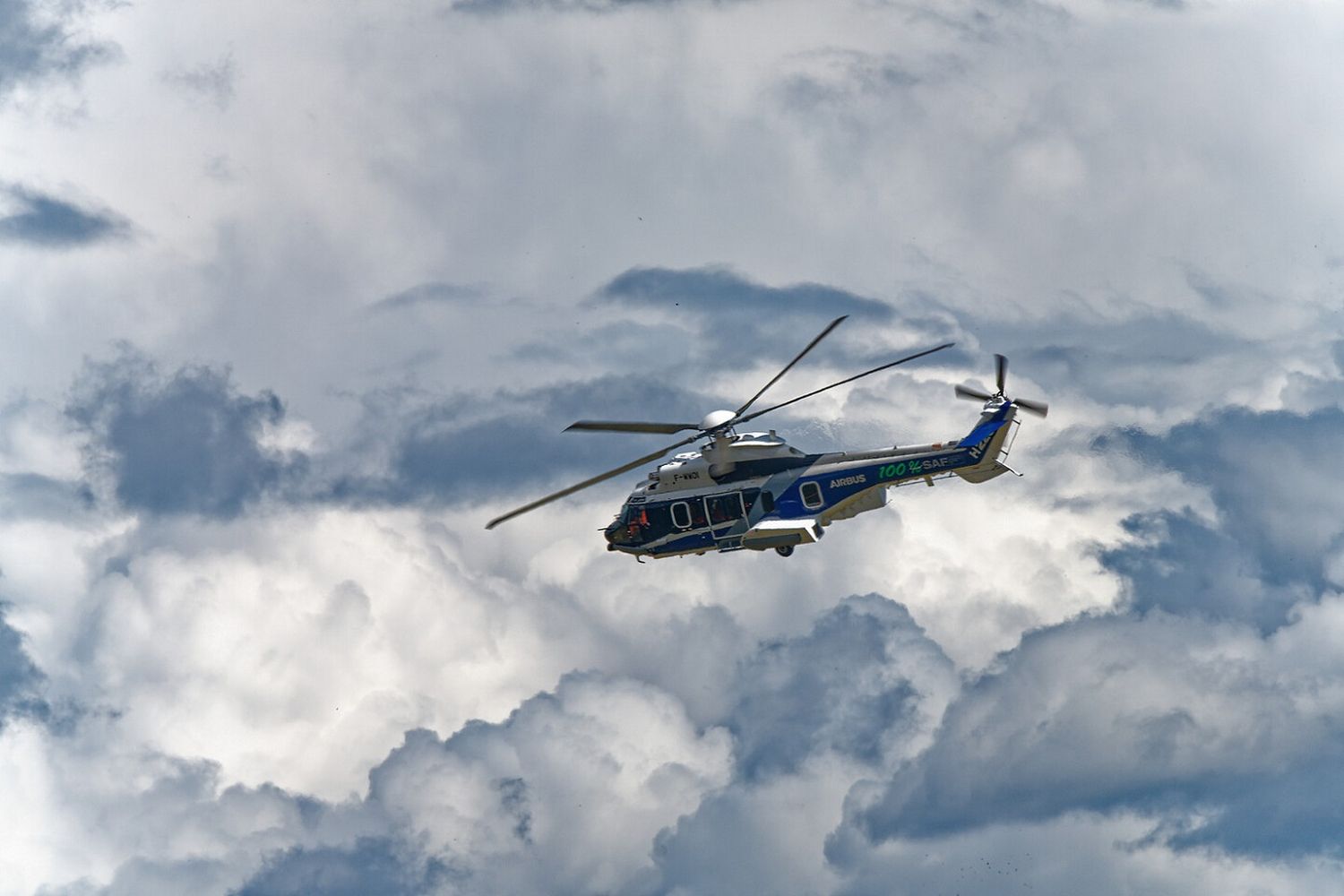 An Airbus H225 completes the first flight of a helicopter fueled by 100% of SAF