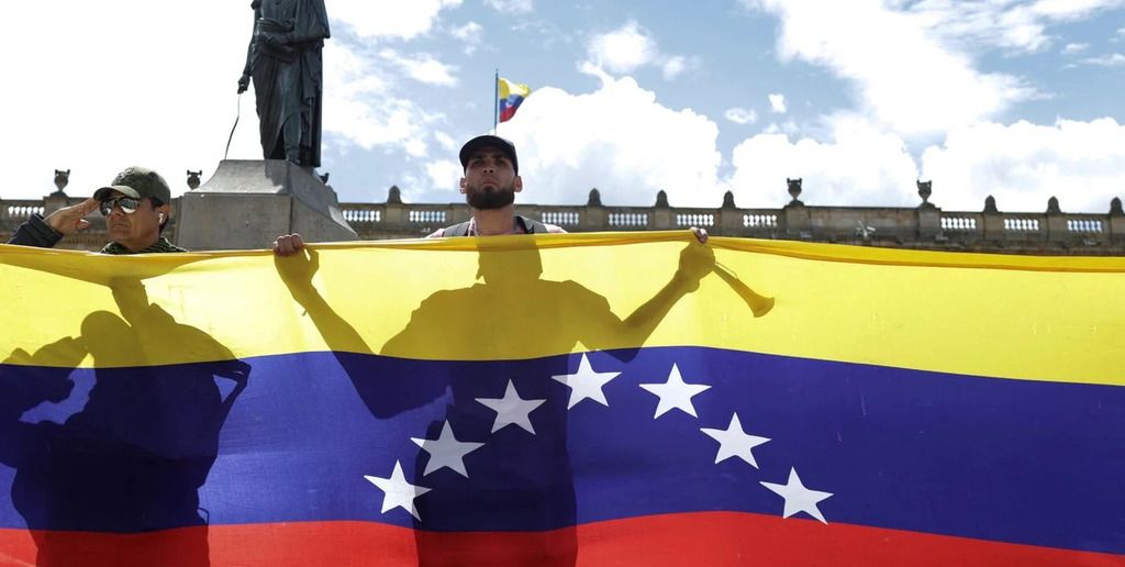 Venezolanos festejan en el Obelisco