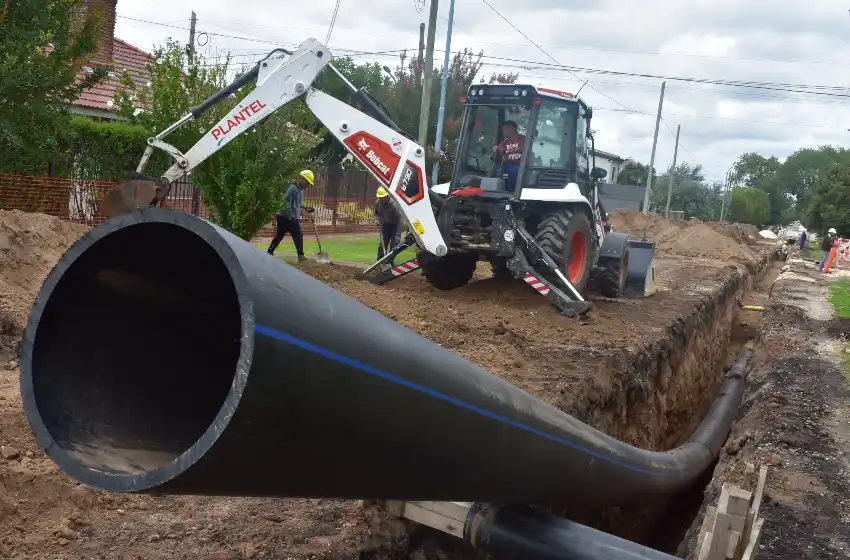 Avanza en zona norte el reemplazo de cañería para potenciar el servicio de agua
