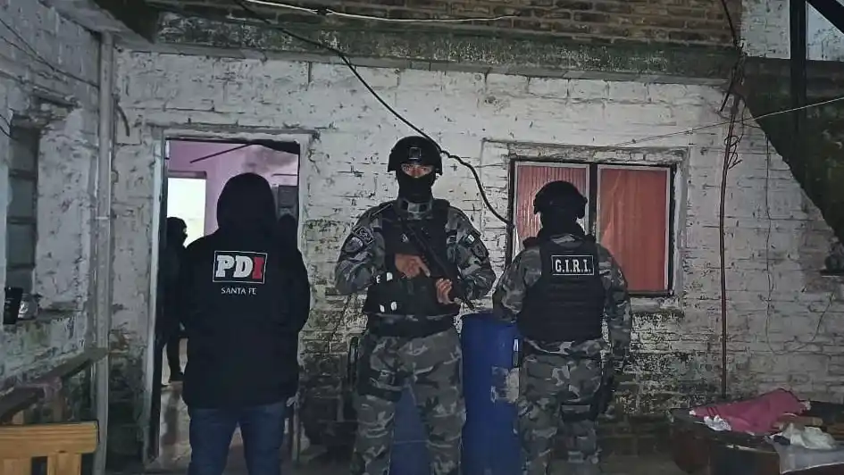 Detuvieron a tres sospechosos por microtráfico en el extremo sur de Rosario.