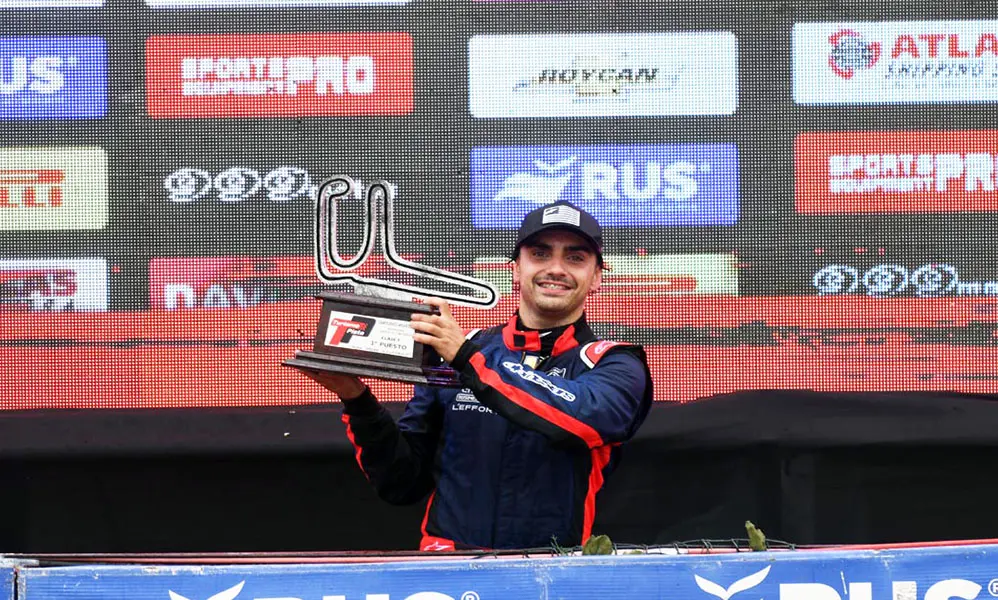 Victoria de Joaquin Melo, en Turismo Pista
