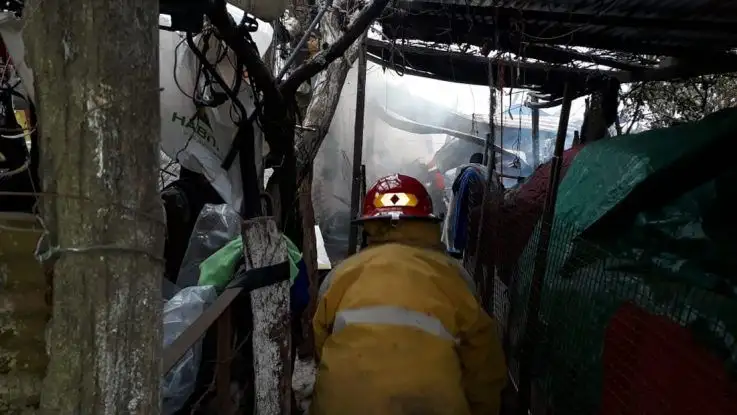 Se incendió un depósito de garrafas en Florencia