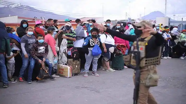 Migrantes venezolanos buscan otra ruta en Bolivia para llegar a Chile: quieren evadir la  militarización