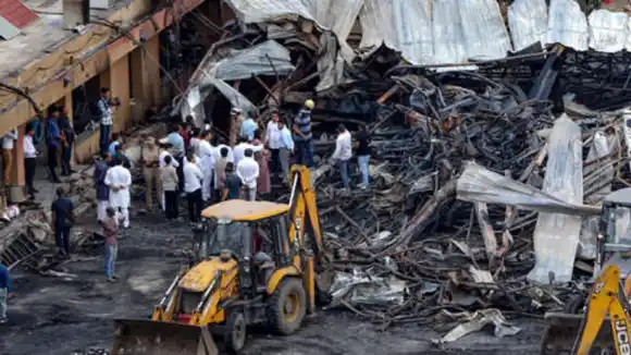 TRAGEDIA EN LA INDIA: mueren caso 30 personas en dos incendios: hay varios niños entre las víctimas (+Detalles)