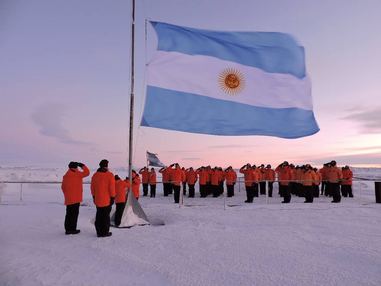 Argentina planea construir dos nuevas pistas en la Antártida