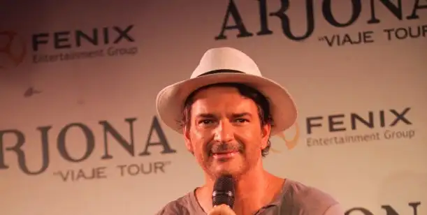 Arjona: "La parte pelotuda es lo simpático de enamorarse"