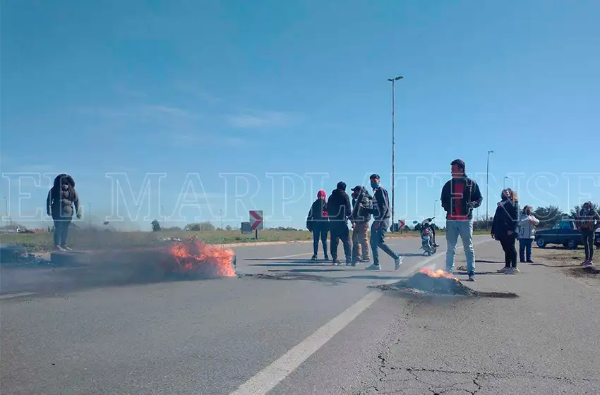 Vecinos afectados por los cortes en la Ruta 226: "Tenemos derecho a transitar libremente"