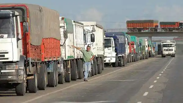 Restringen el tránsito de camiones por el fin de semana largo
