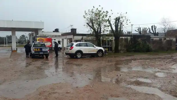 Robaron un LCD de la parrilla en la curva de ingreso a Urdinarrain