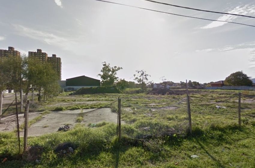 La manzana podrida: vecinos preocupados por el estado de abandono de un terreno en Villa Primera