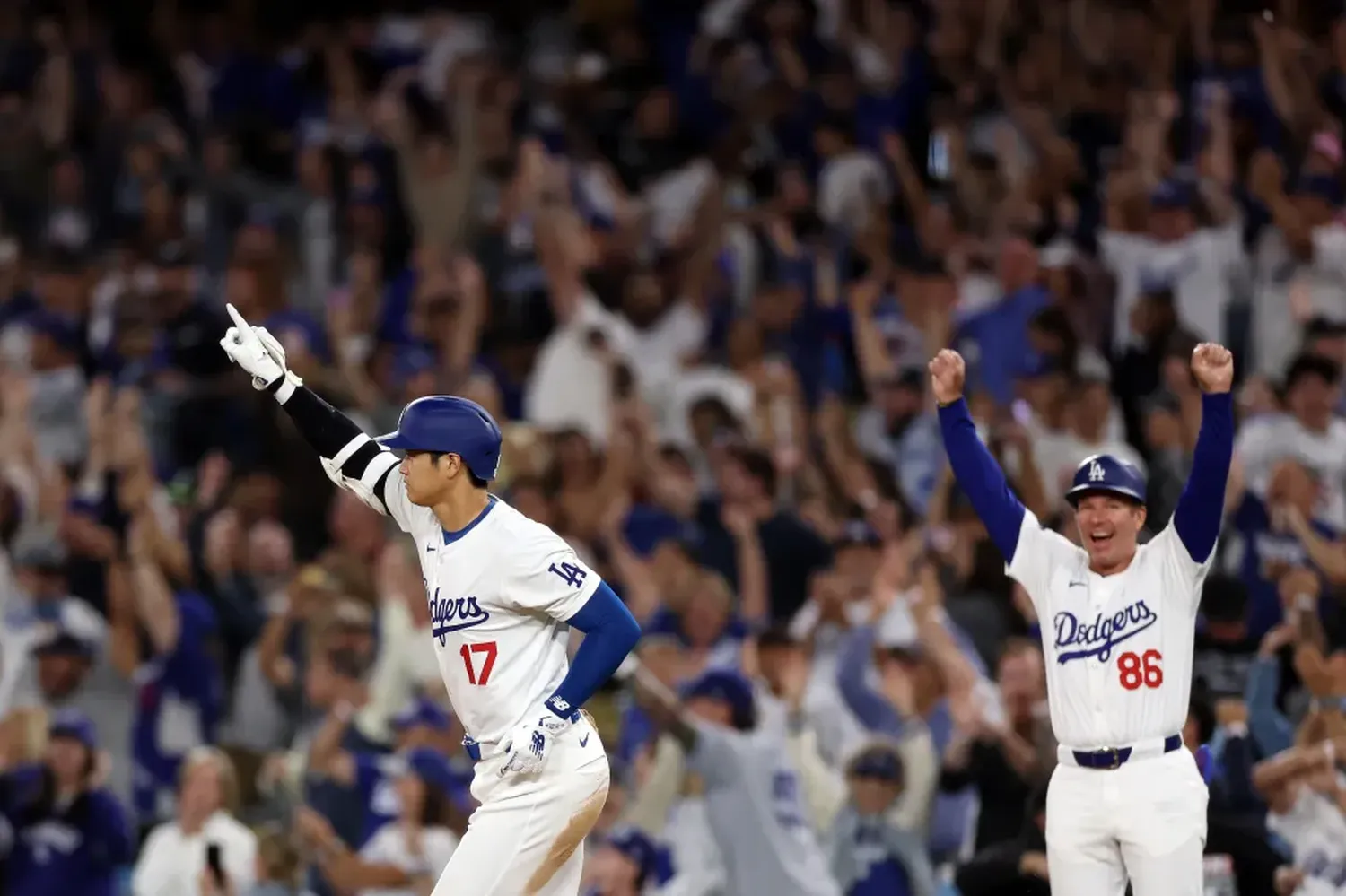 Dodgers' Shohei Ohtani enters 40-40 club with walk-off grand slam